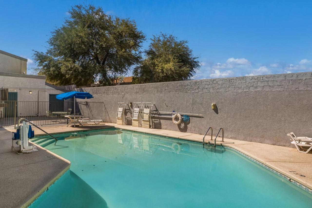 Knights Inn Tucson D.M.A.F Area Exterior photo