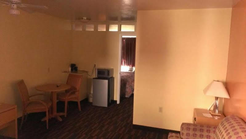 Knights Inn Tucson D.M.A.F Area Exterior photo